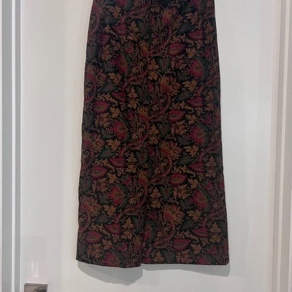 Floral Skirt Petite - Picture 2 of 3